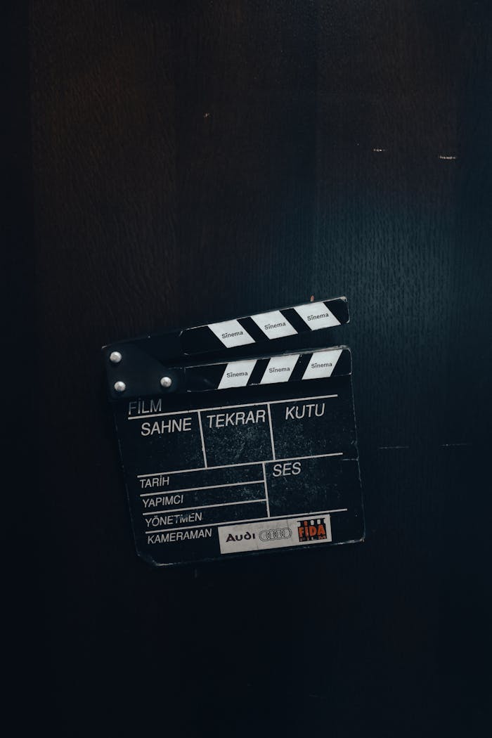 about-04 Film clapperboard against a dark backdrop, representing filmmaking in Istanbul, Türkiye.